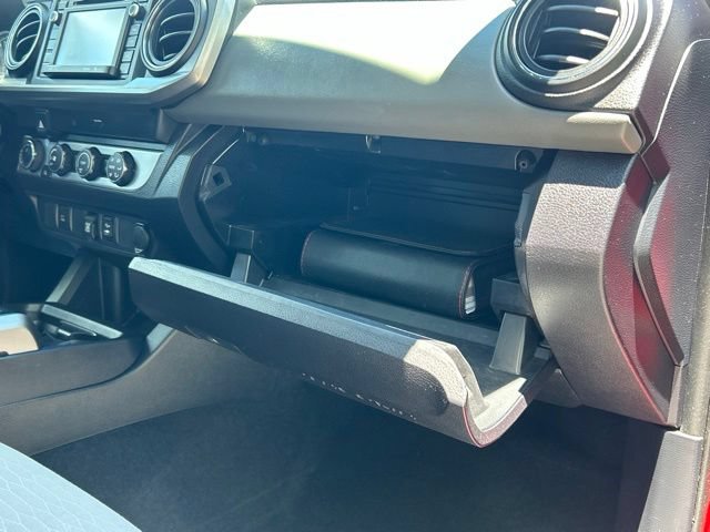 Used 2019 Toyota Tacoma SR5 AWD/4WD image 27