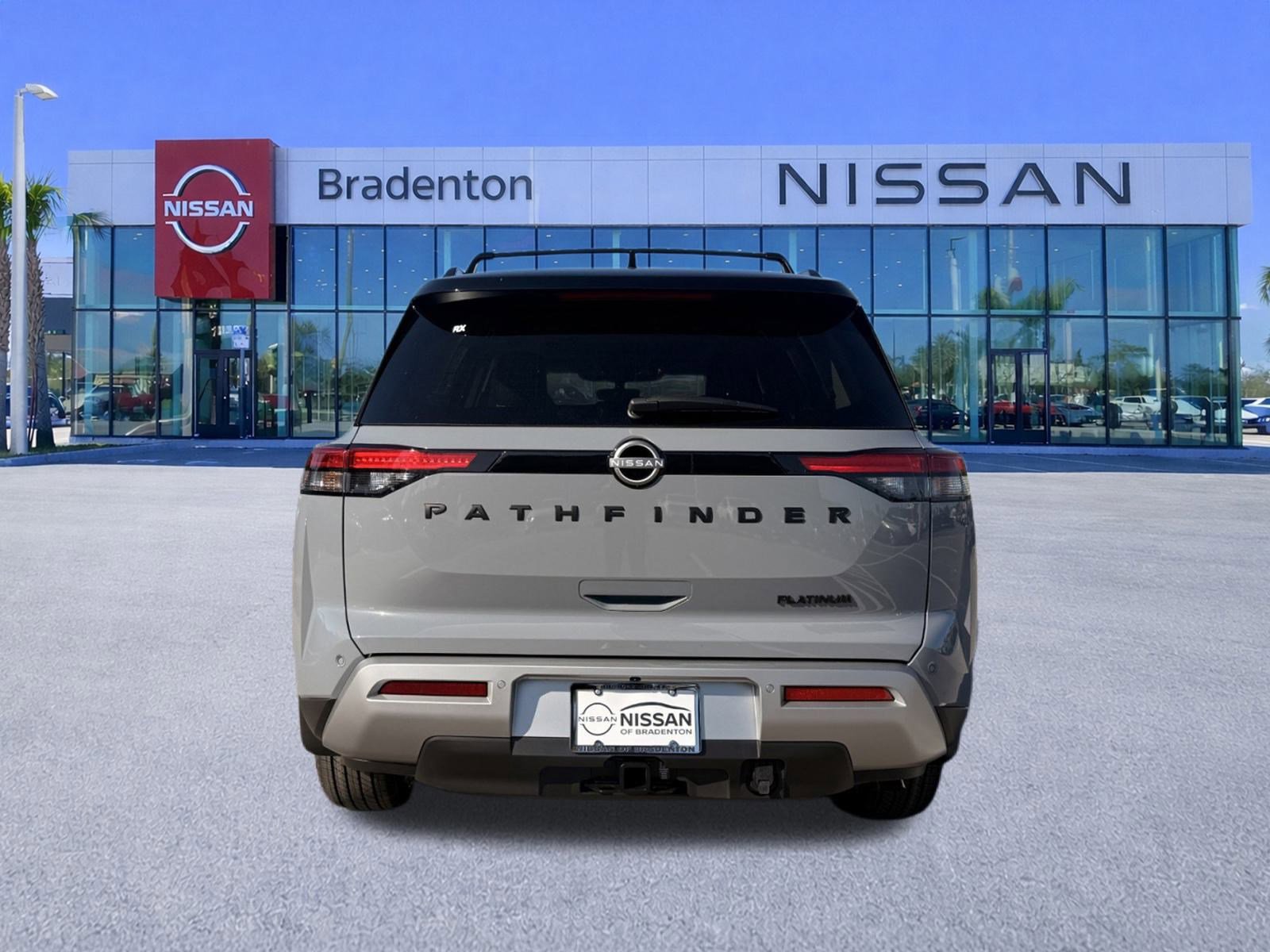 New 2025 Nissan Pathfinder Platinum image 5