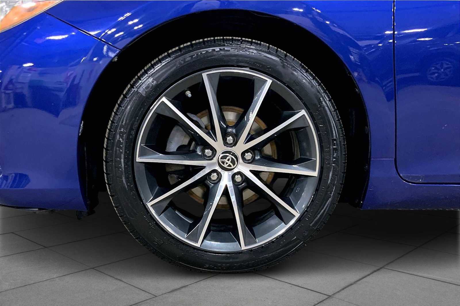 Used 2015 Toyota Camry XSE image 11