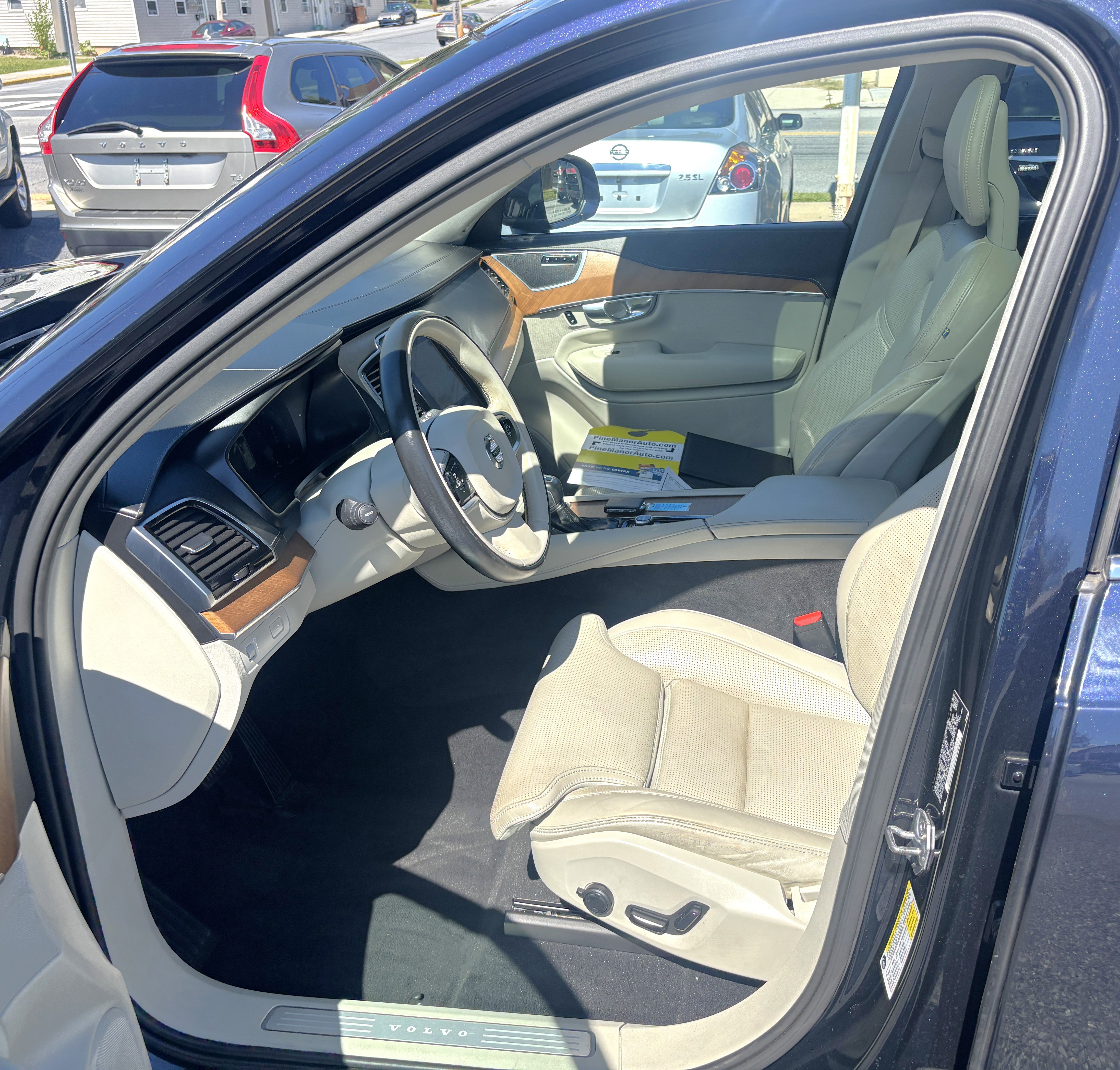 Used 2017 Volvo XC90 T6 Inscription image 16
