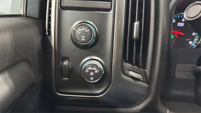 Used 2018 Chevrolet Silverado 1500 LT w/ LT Eassist Package image 21