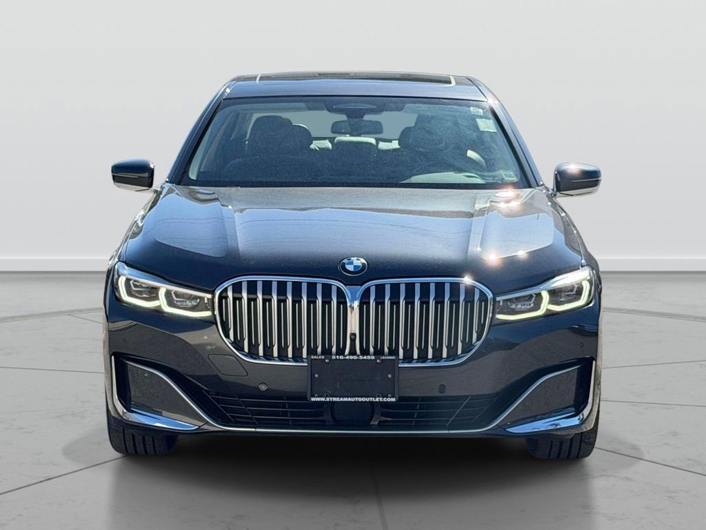 Used 2022 BMW 740i xDrive AWD/4WD image 2
