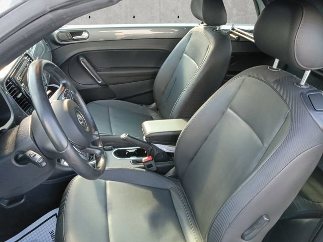 Used 2013 Volkswagen Beetle TDI FWD image 19