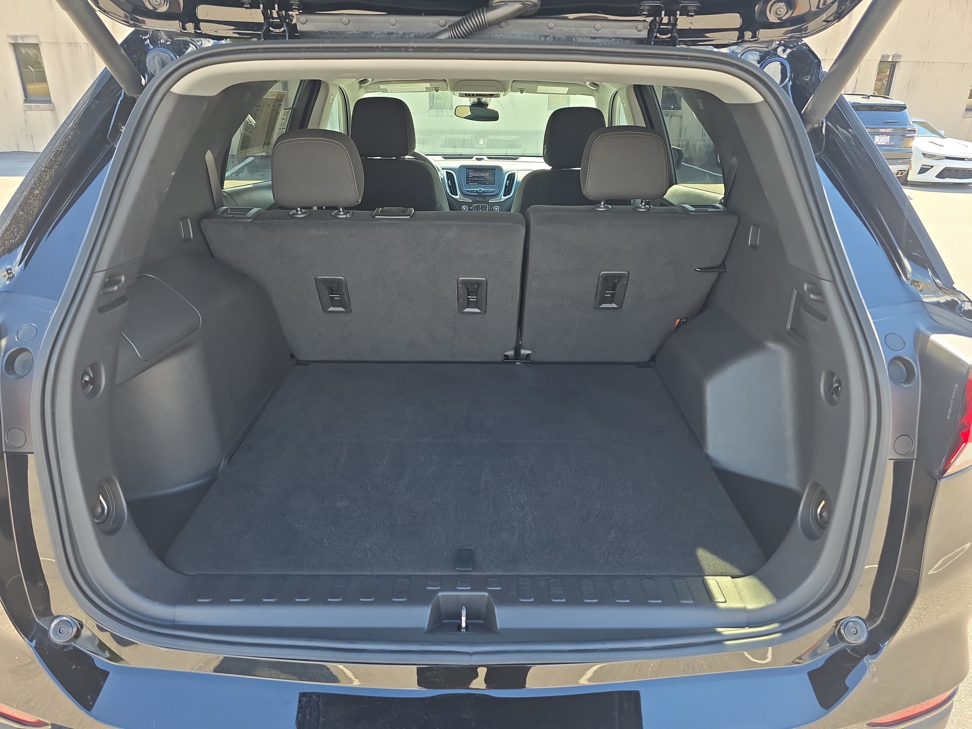 Used 2023 Chevrolet Equinox LT FWD image 13