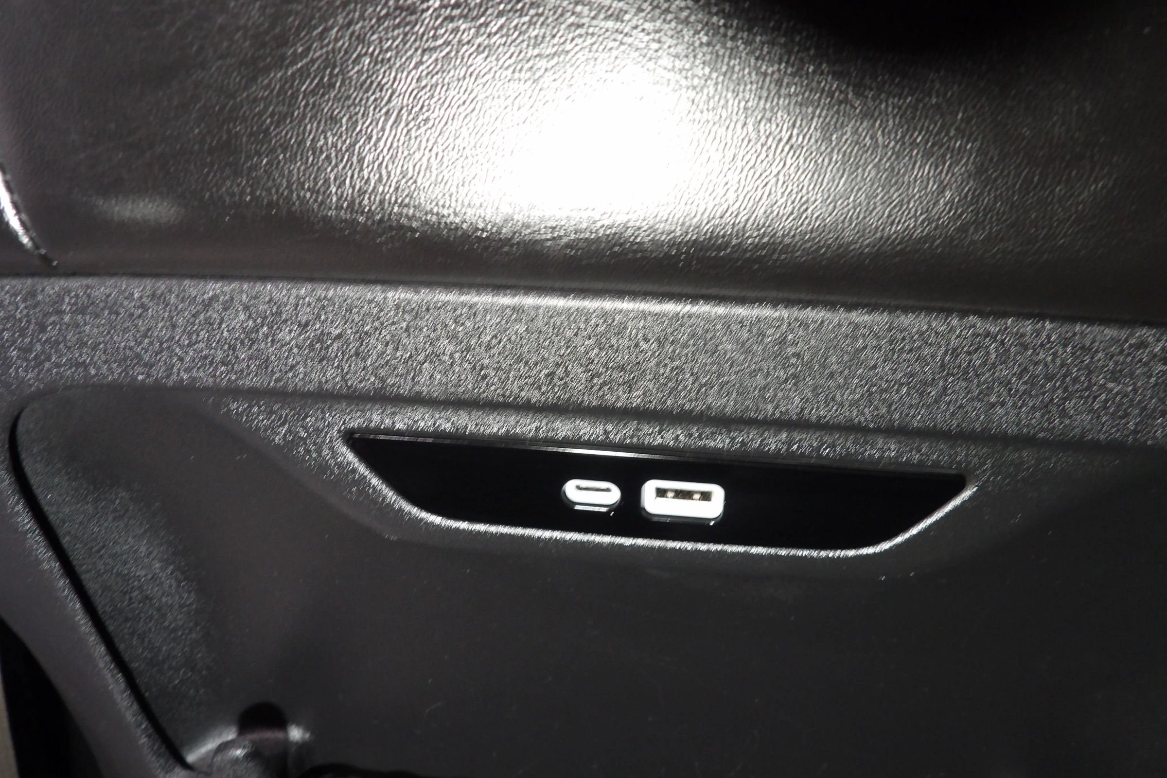 Used 2024 Chrysler Pacifica Limited FWD image 21