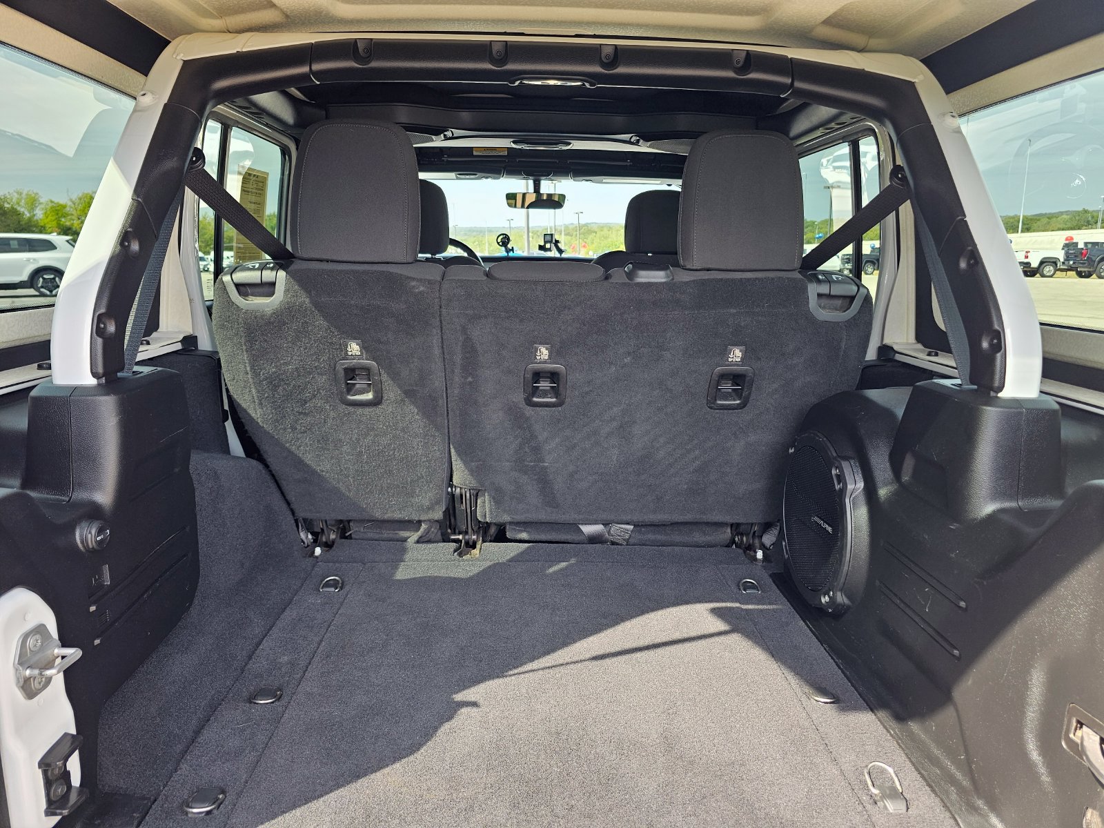 Used 2018 Jeep Wrangler Unlimited Rubicon AWD/4WD image 31