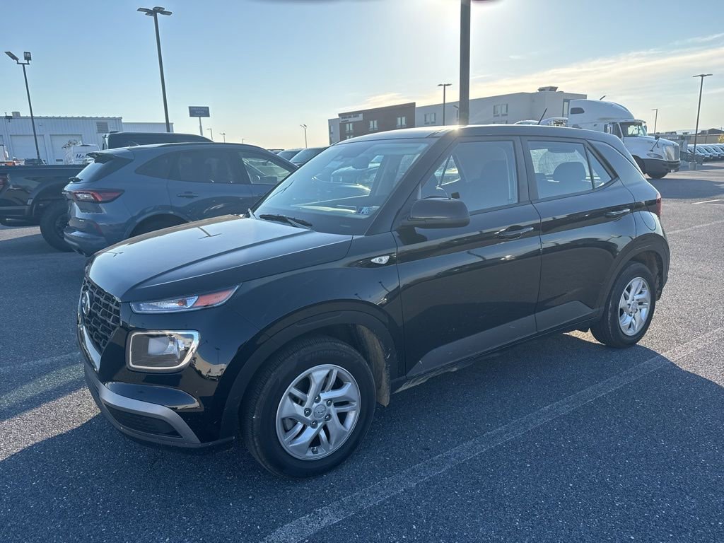Used 2026 Hyundai Venue SE image 1
