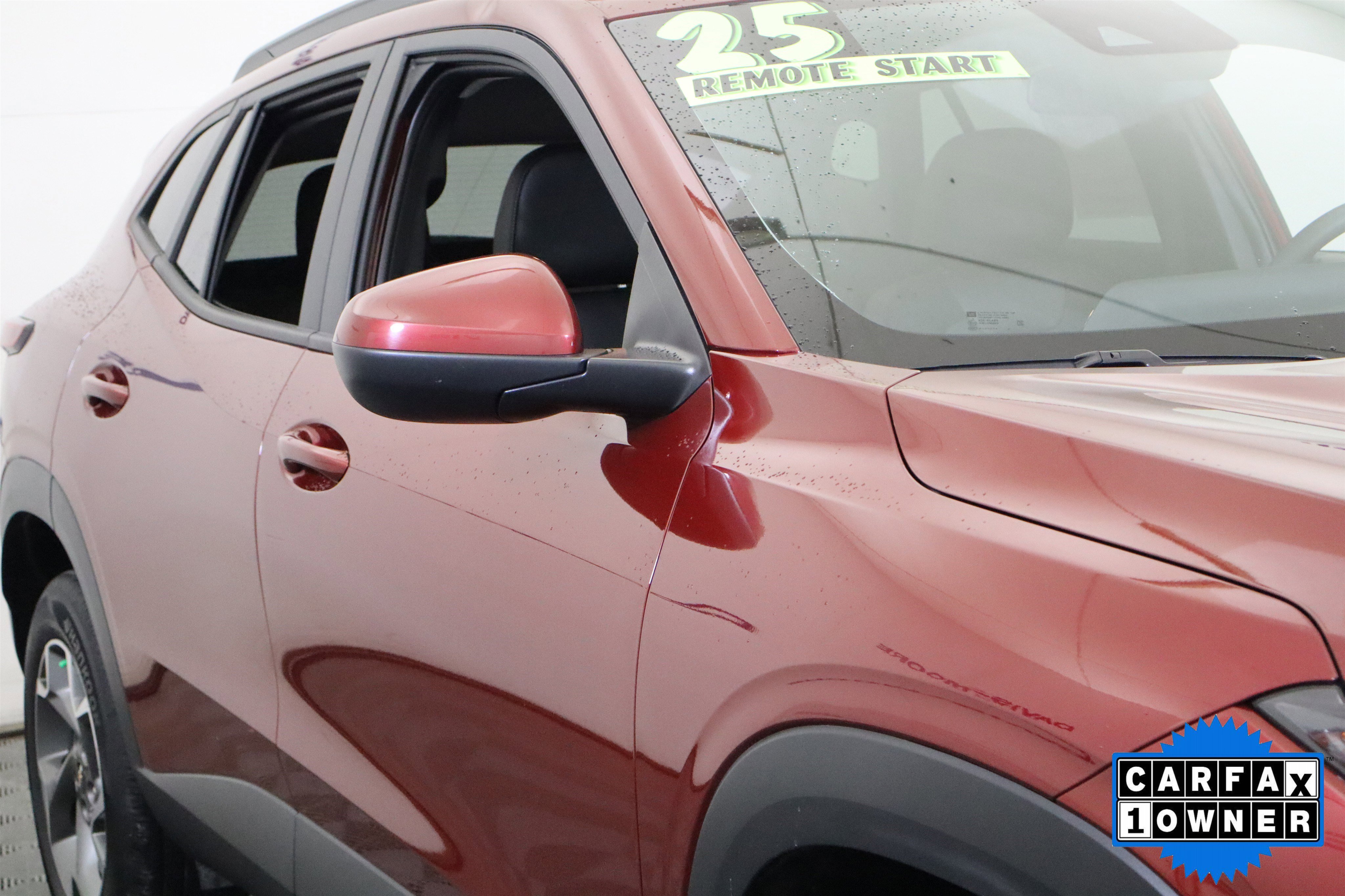 Used 2025 Chevrolet Trax LT image 3