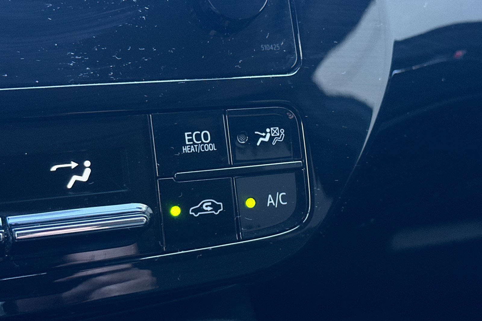 Used 2019 Toyota Prius XLE FWD image 30