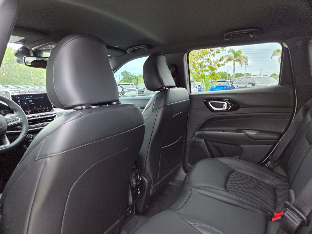 New 2026 Jeep Compass Latitude AWD/4WD image 23