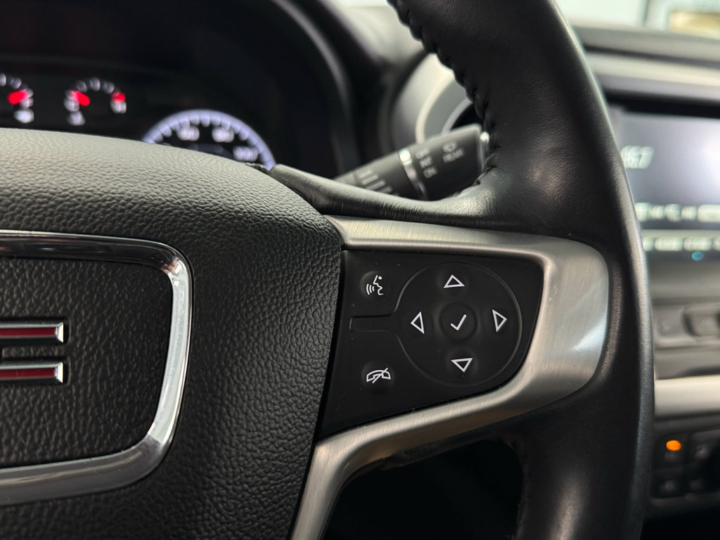 Used 2017 GMC Acadia SLE image 18