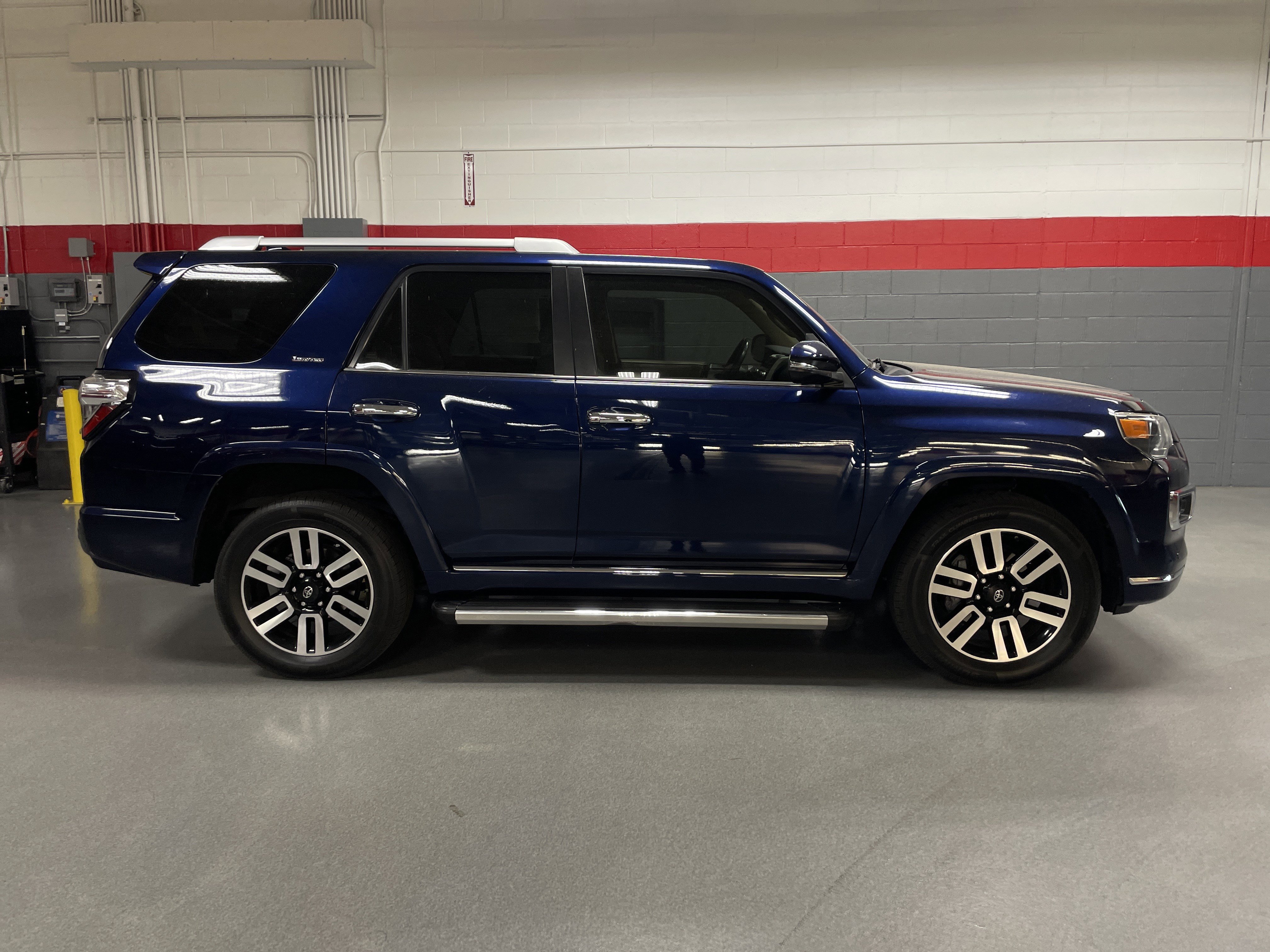 Used 2016 Toyota 4Runner Limited AWD/4WD image 37