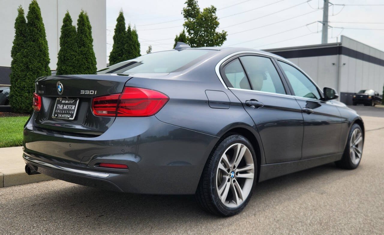 Used 2017 BMW 330i xDrive Sedan AWD/4WD image 4