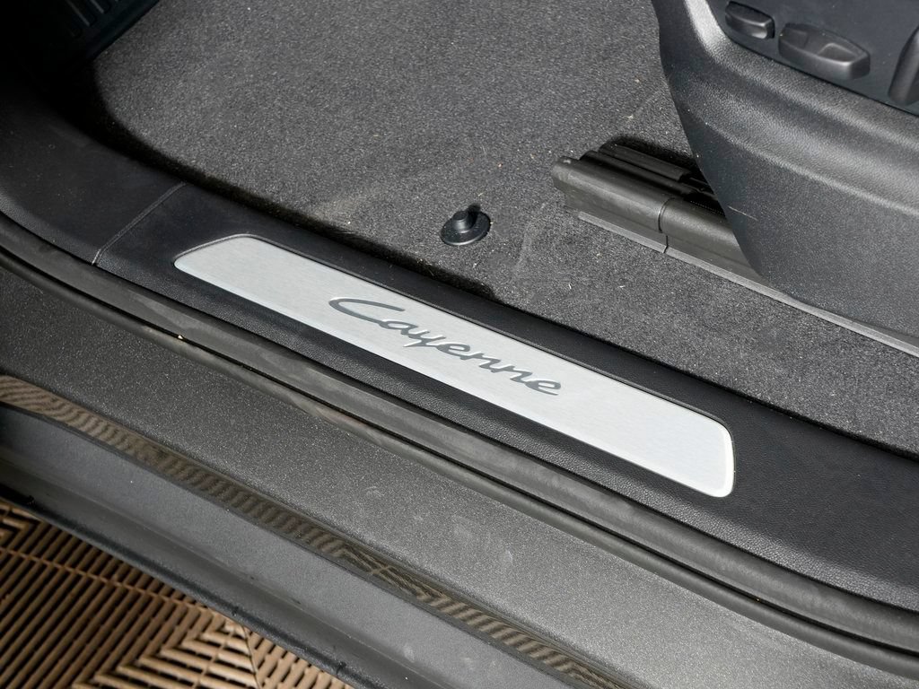 Certified 2026 Porsche Cayenne AWD/4WD image 18