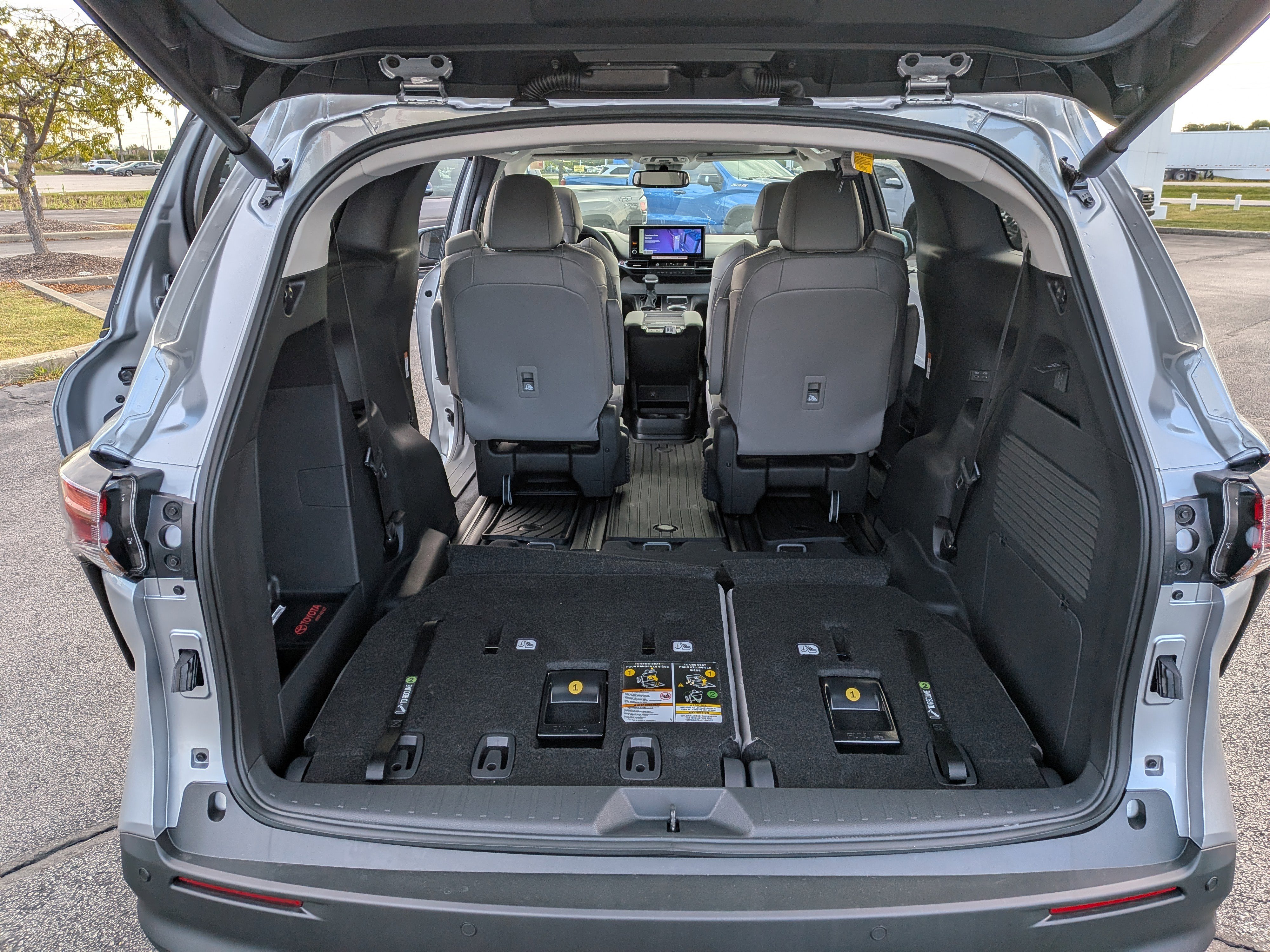 New 2025 Toyota Sienna XLE w/ XLE Plus Package image 14