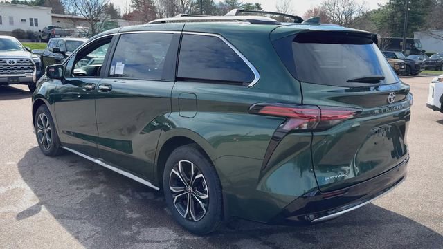 New 2026 Toyota Sienna Platinum image 4