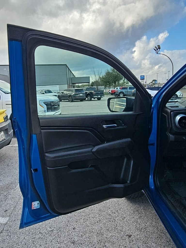 Used 2023 Chevrolet Colorado LT w/ LT Convenience Package RWD image 10