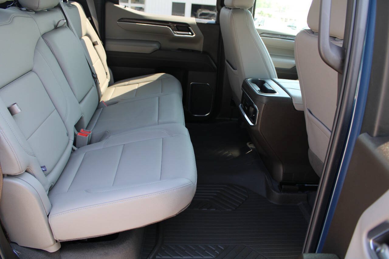 Used 2024 Chevrolet Silverado 1500 LTZ AWD/4WD image 6