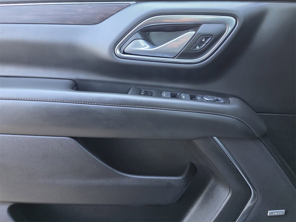 Used 2024 Chevrolet Suburban LT image 17