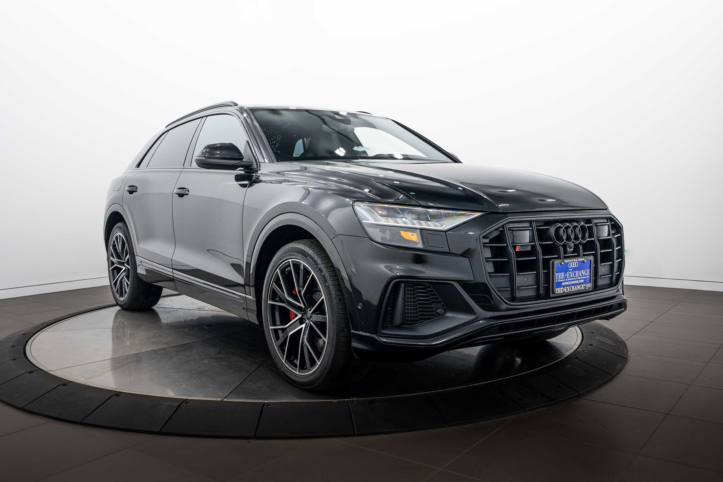 Used 2023 Audi SQ8 Prestige AWD/4WD image 2