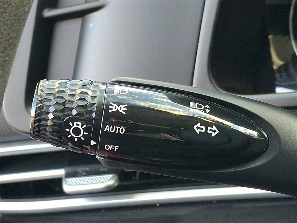 Used 2022 Hyundai Elantra SEL image 26