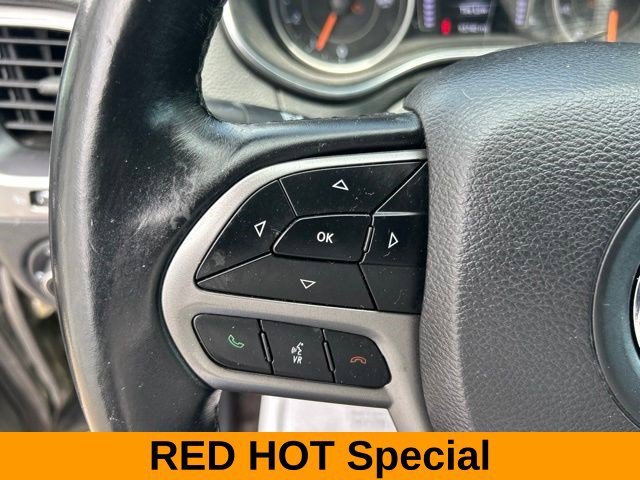 Used 2019 Jeep Cherokee Latitude Plus AWD/4WD image 17