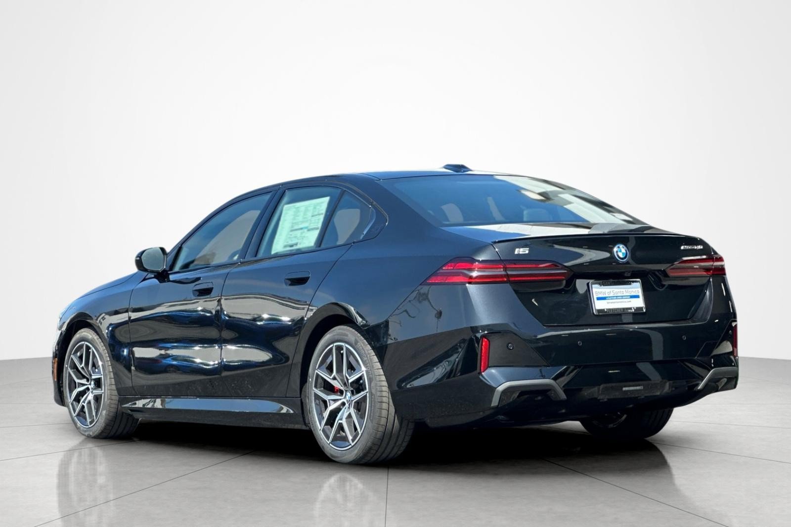 New 2026 BMW i5 eDrive40 w/ M Sport Package RWD image 3