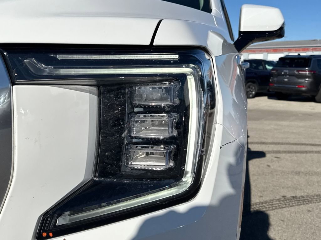 Used 2023 GMC Yukon XL Denali image 10