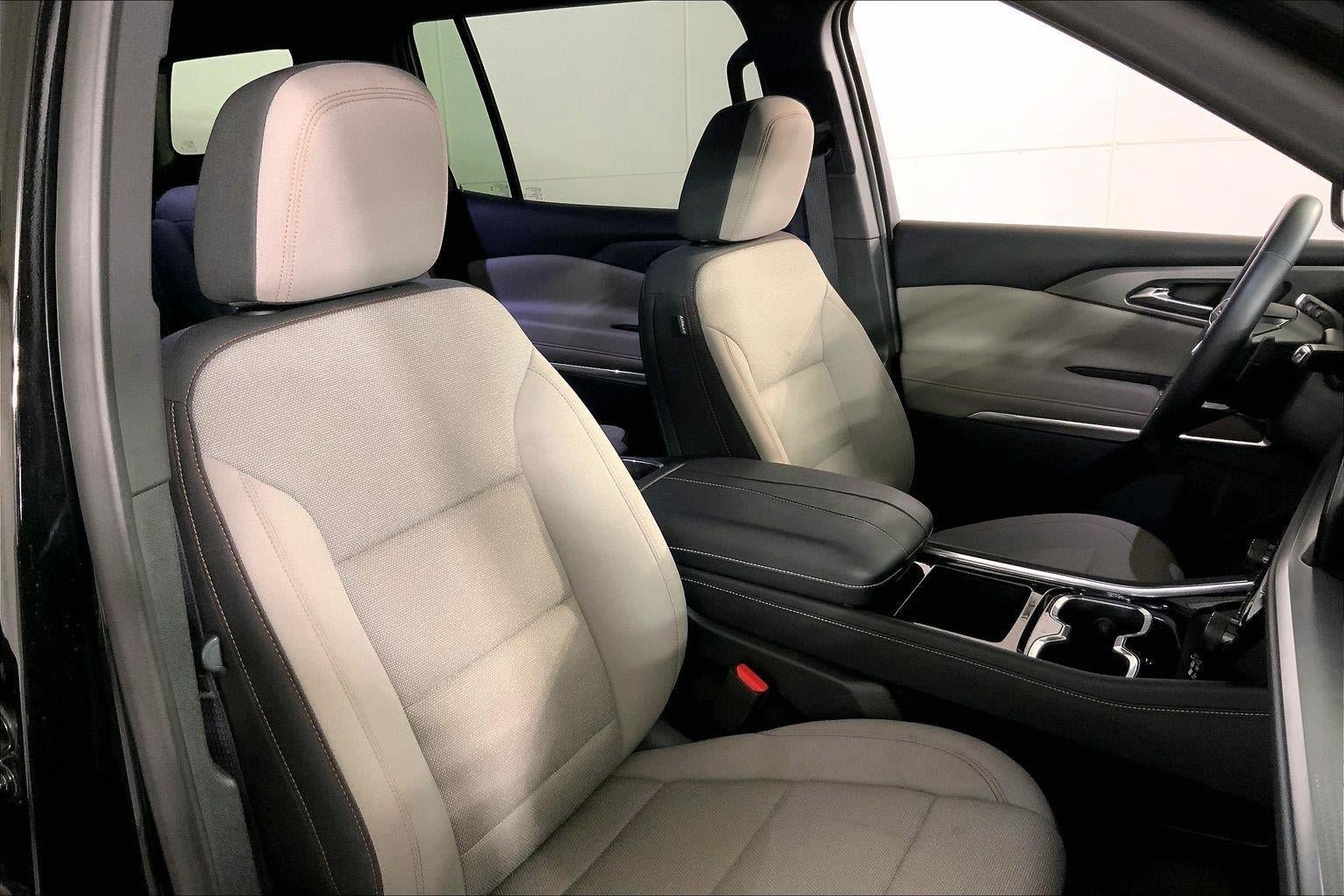 Used 2025 Chevrolet Traverse LT AWD/4WD image 7