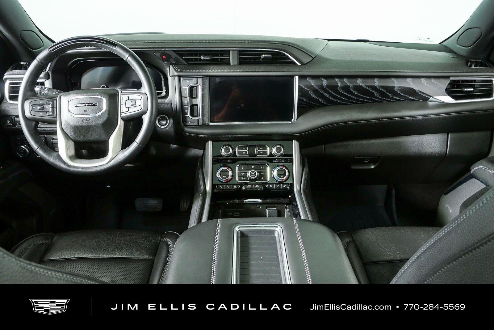 Used 2023 GMC Yukon XL Denali w/ Denali Reserve Package AWD/4WD image 21