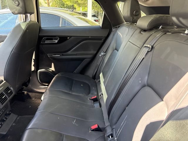 Used 2017 Jaguar F-PACE Premium AWD/4WD image 8