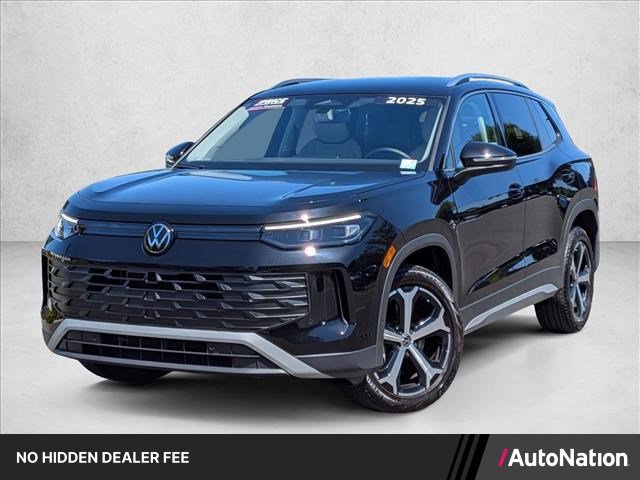 Used 2025 Volkswagen Tiguan SE