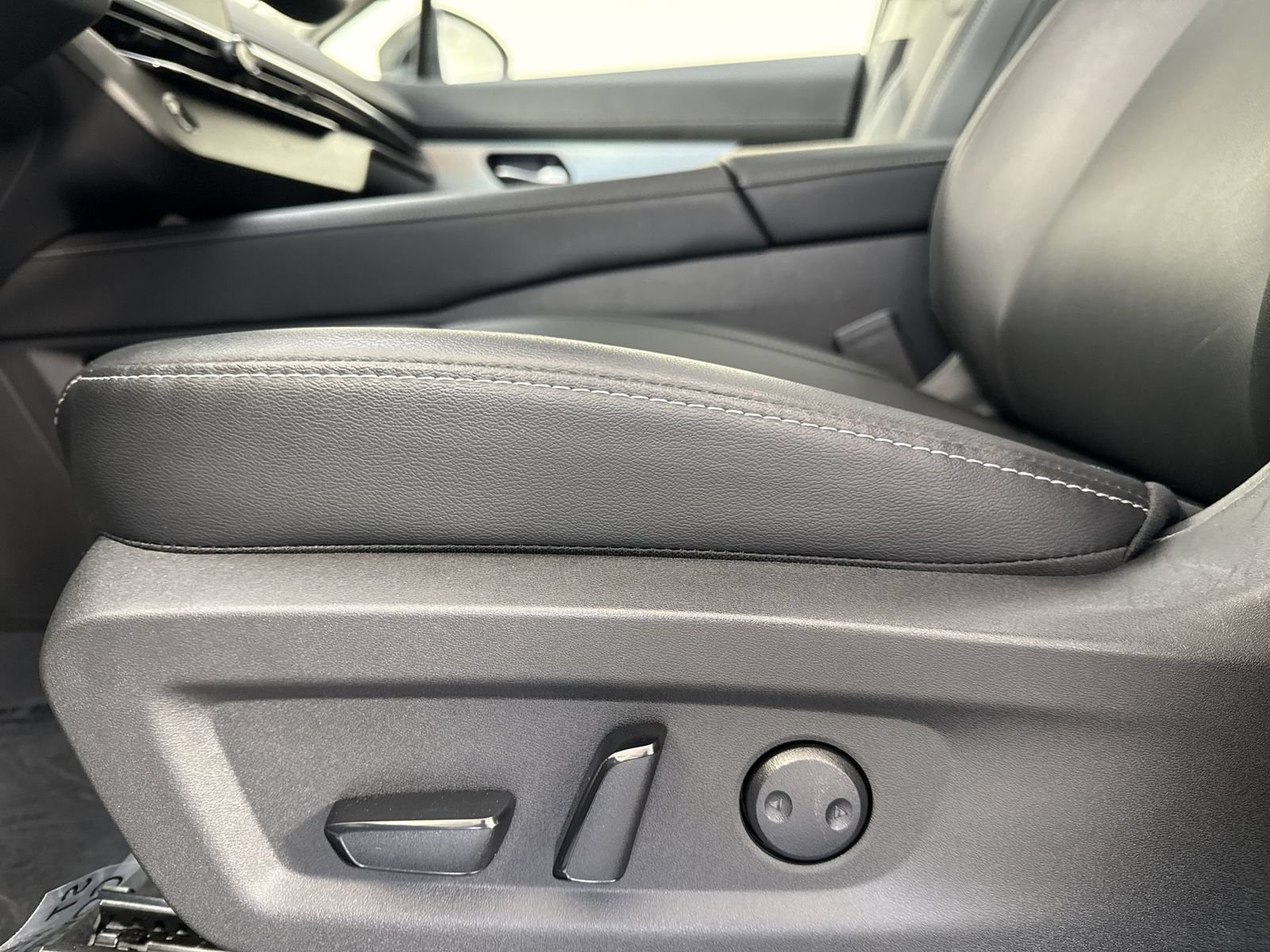 Certified 2025 Nissan Murano SL w/ Cargo Package AWD/4WD image 24