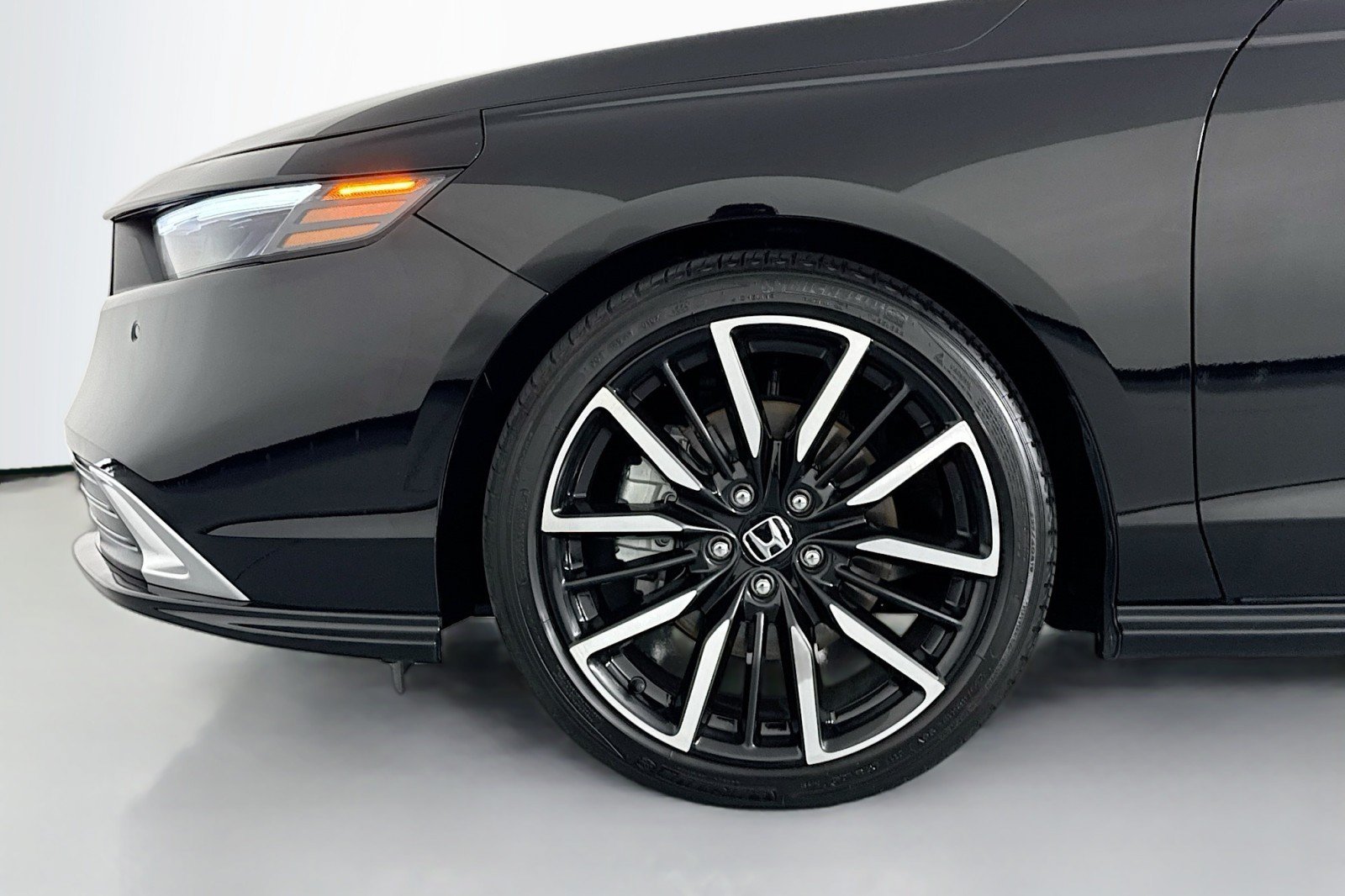 Used 2025 Honda Accord Touring image 10