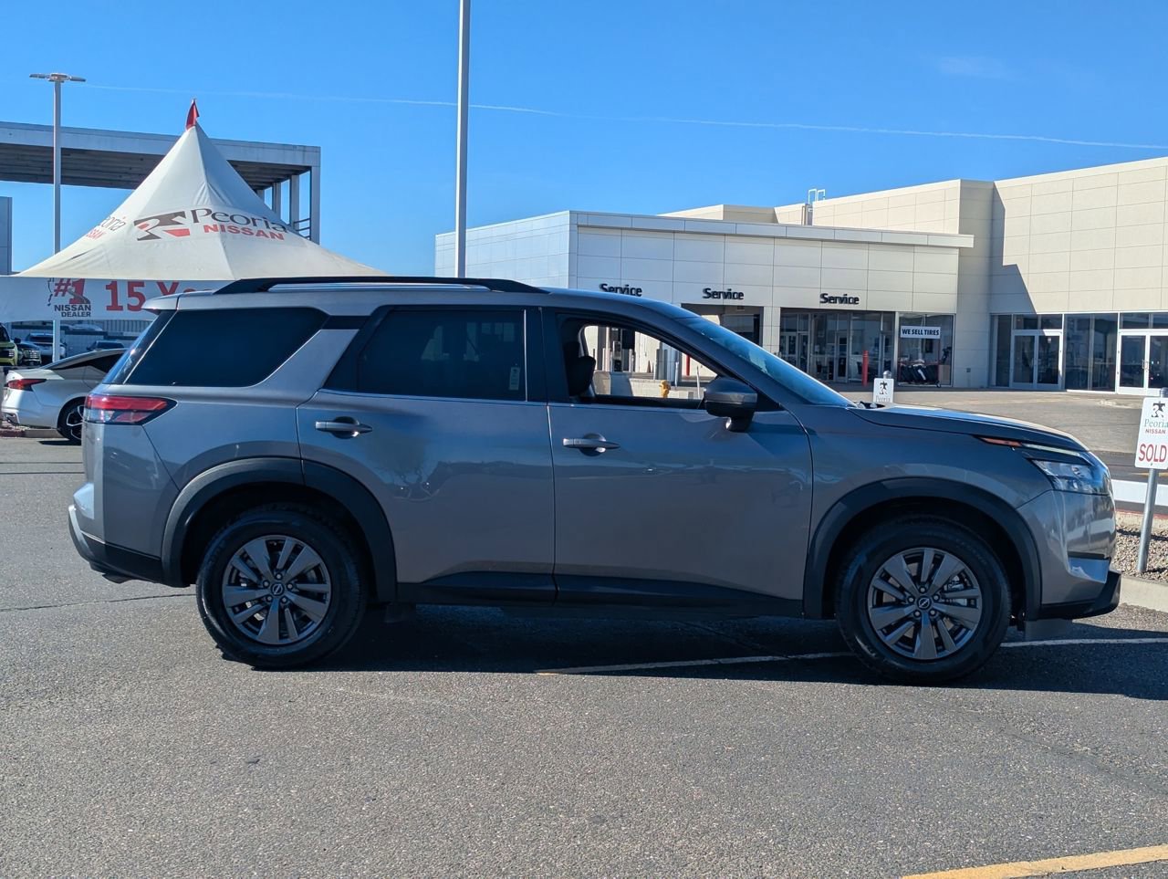 Certified 2024 Nissan Pathfinder SV image 7