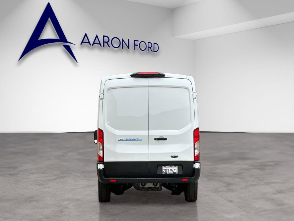 Used 2023 Ford E-Transit Medium Roof image 5