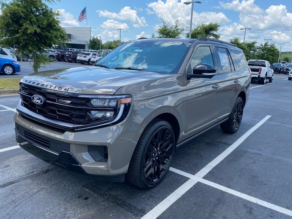 New 2027 Ford Expedition Platinum w/ Stealth Performance Package AWD/4WD image 3