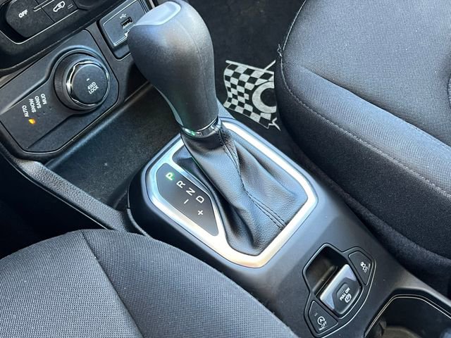 Used 2023 Jeep Renegade Latitude image 26