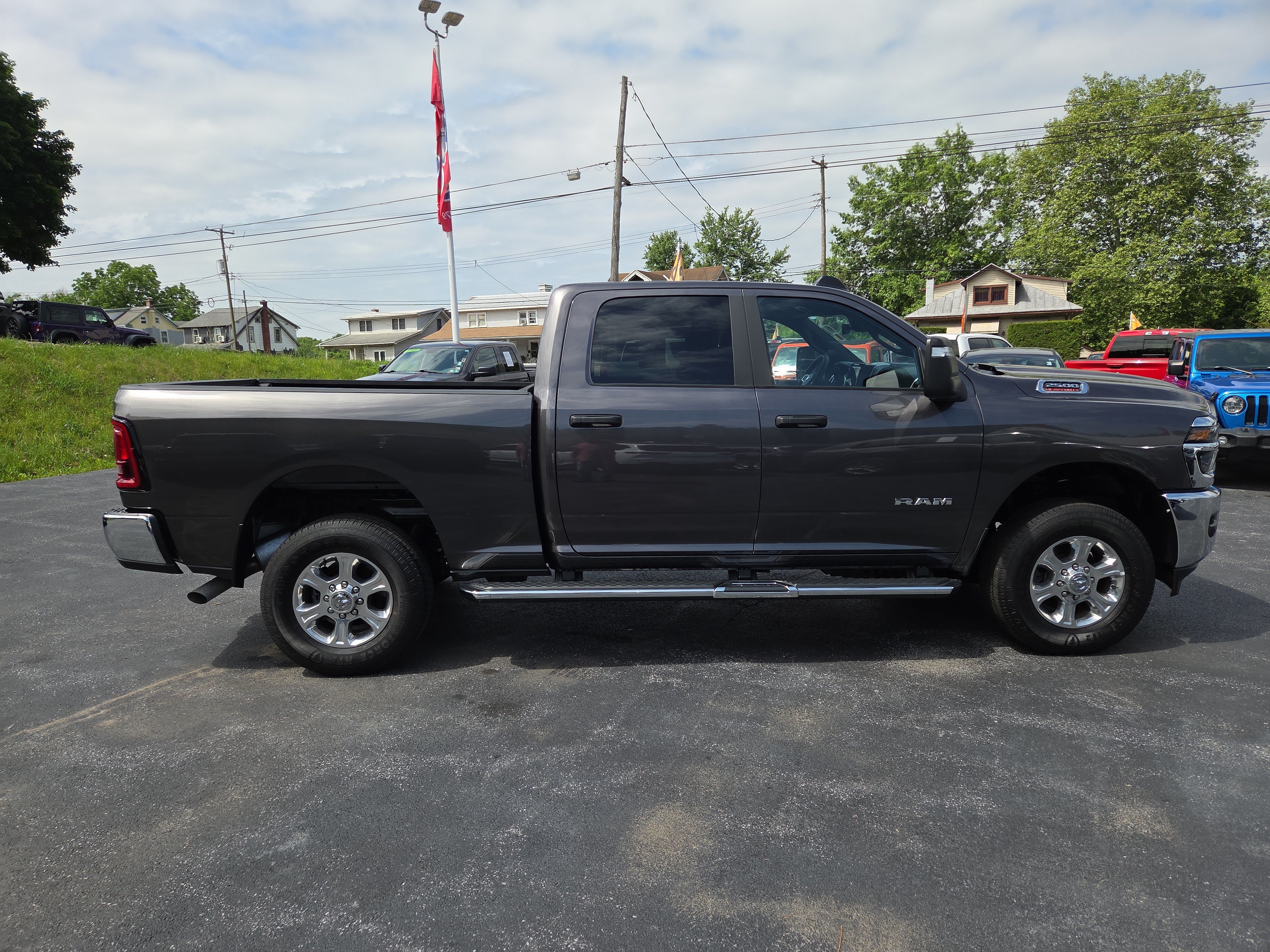 Certified 2025 RAM 2500 Big Horn AWD/4WD image 2