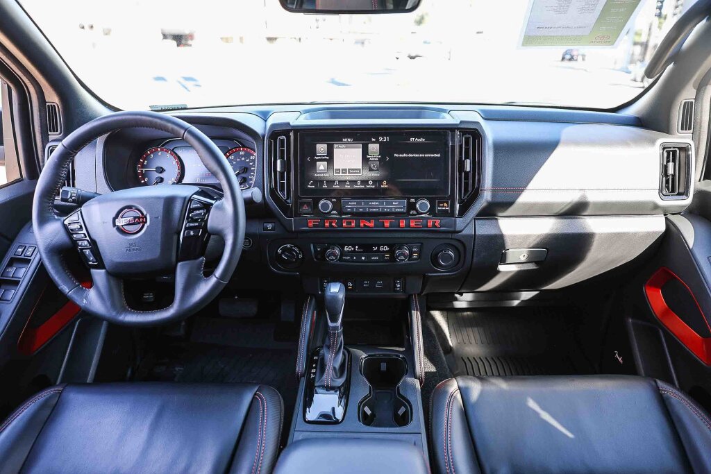 Used 2025 Nissan Frontier PRO-4X w/ Pro Premium Package image 2