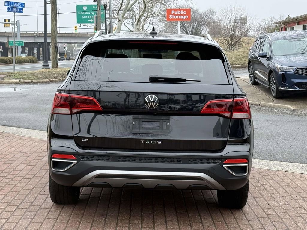 Used 2022 Volkswagen Taos SE image 5