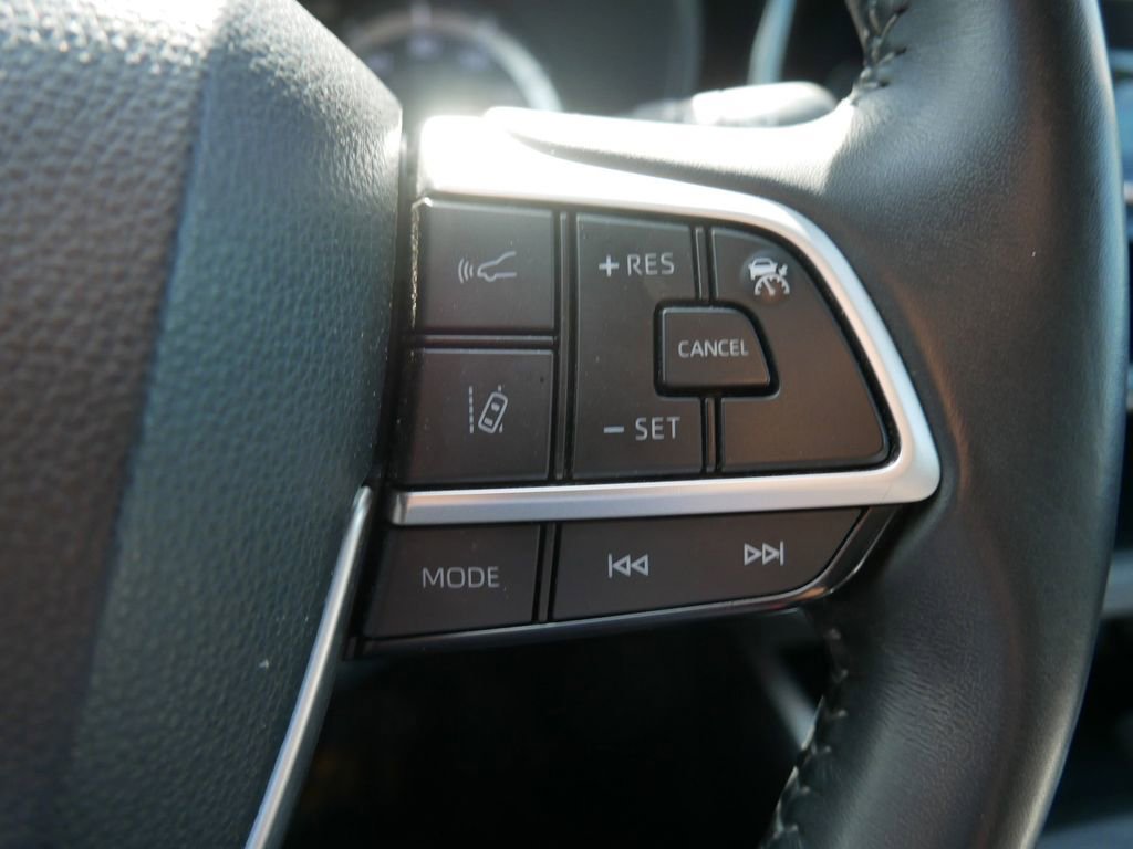 Used 2024 Toyota Highlander LE image 25