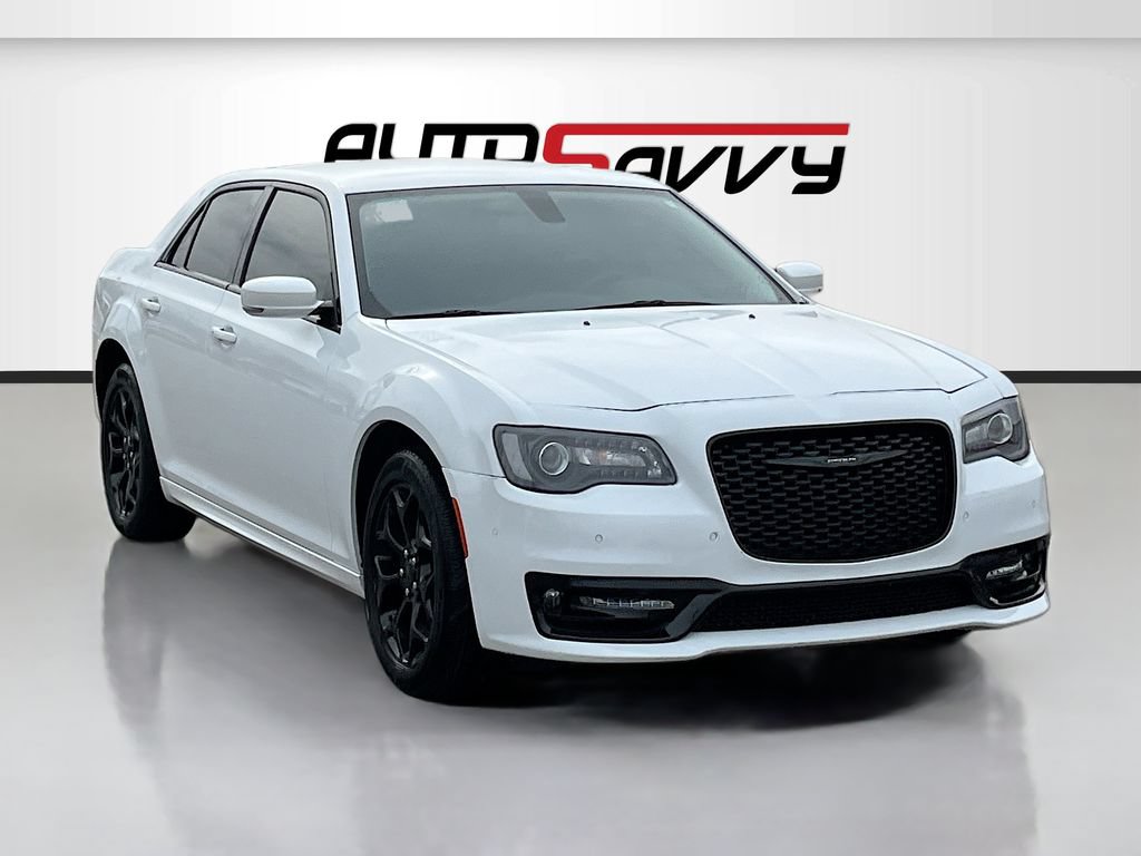 Used 2023 Chrysler 300 Touring L AWD/4WD image 1