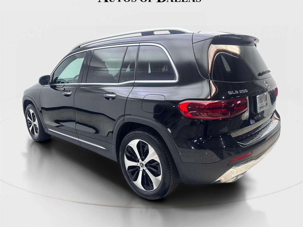 Used 2025 Mercedes-Benz GLB 250 4MATIC image 9