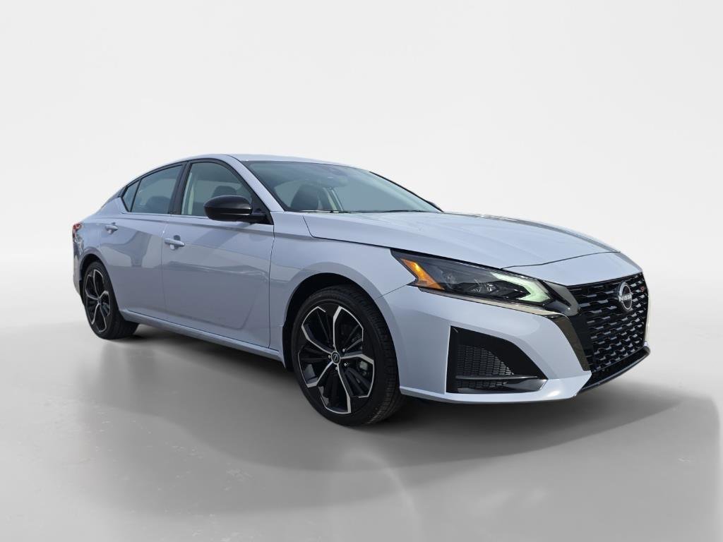 Certified 2025 Nissan Altima 2.5 SR image 7