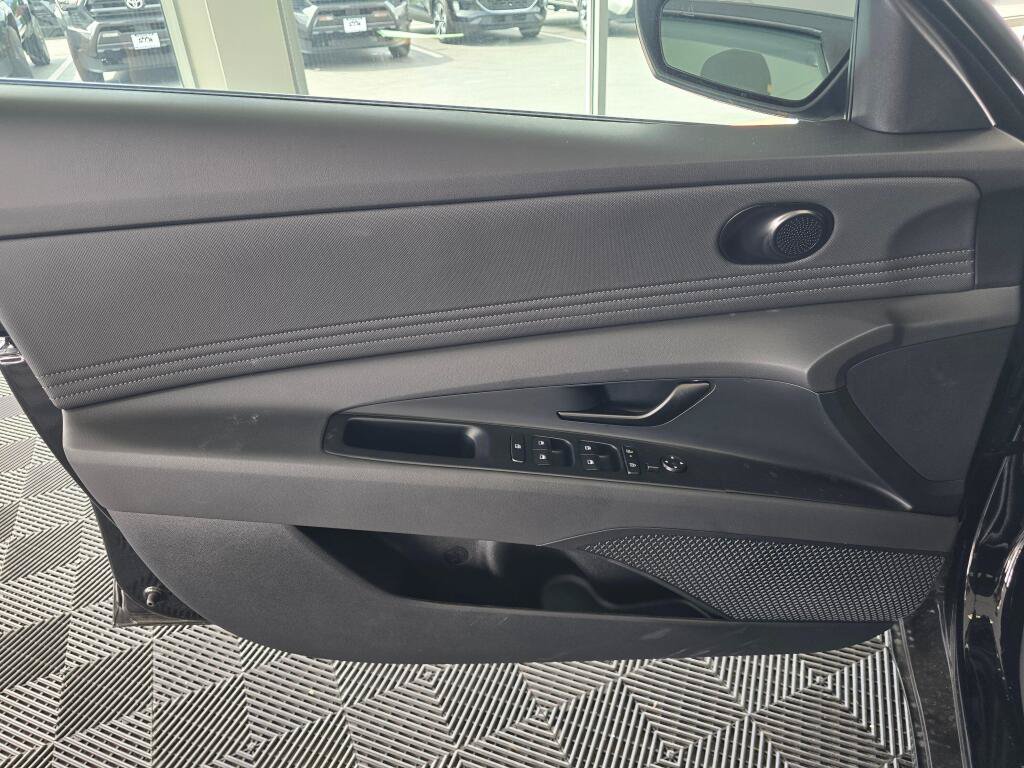 New 2026 Hyundai Elantra SEL FWD image 29