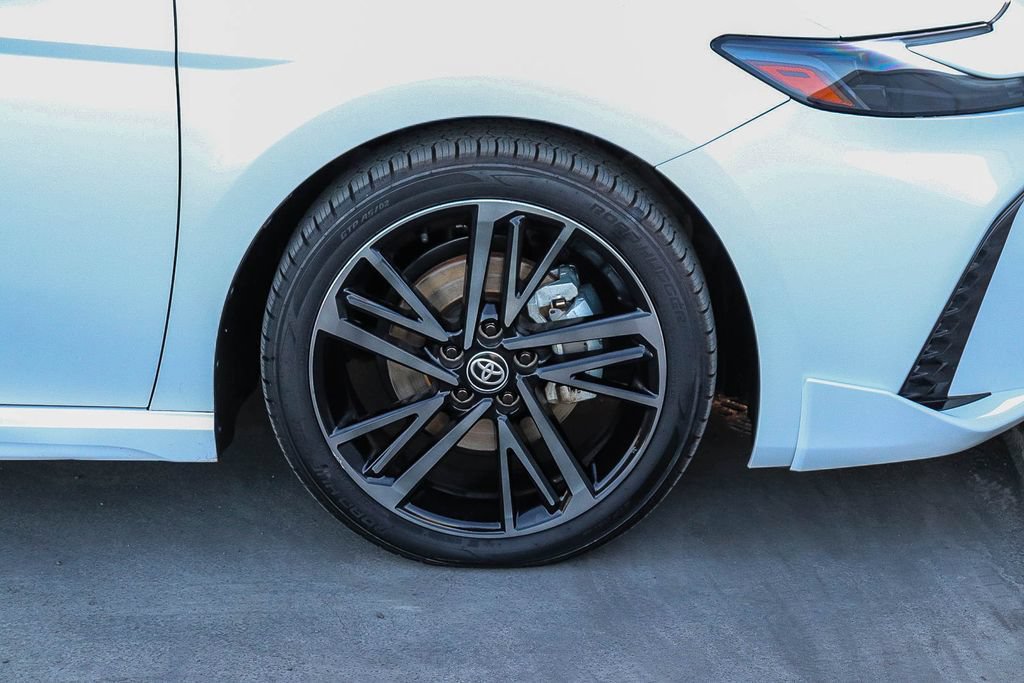 Used 2025 Toyota Camry XSE FWD image 11