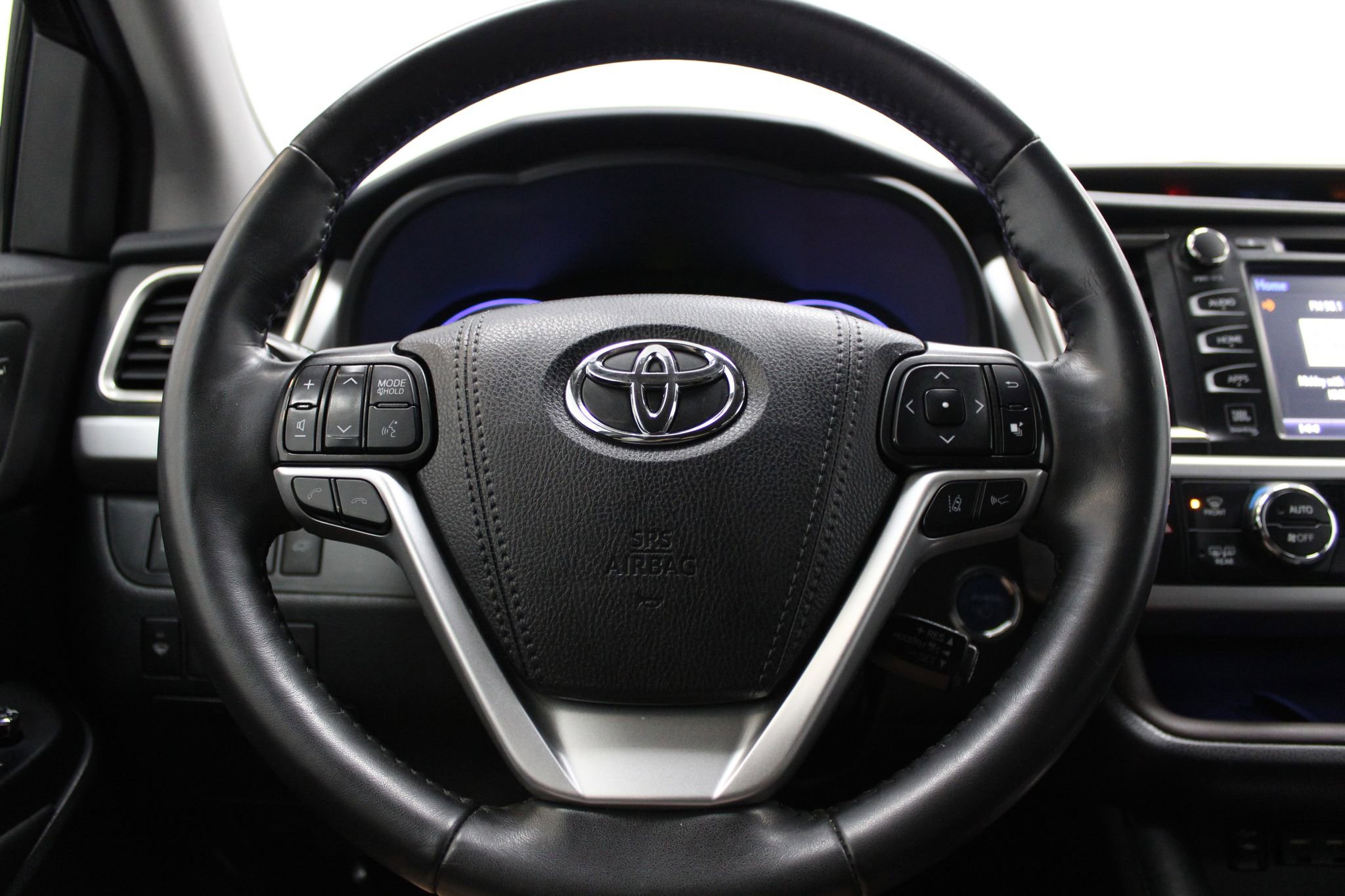 Used 2019 Toyota Highlander Limited Platinum image 29