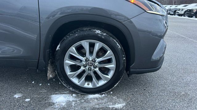 Used 2023 Toyota Highlander Limited image 9