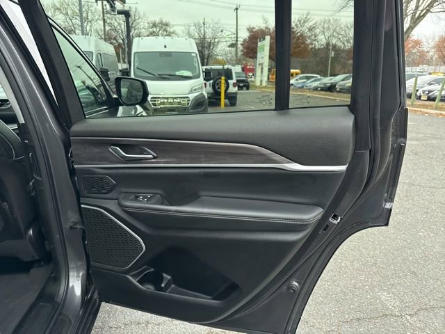 Used 2022 Jeep Grand Cherokee L Limited image 31